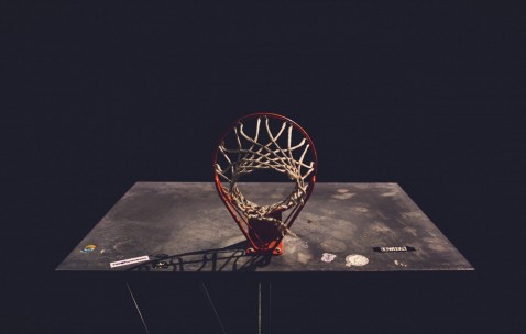 开云体育-森林狼式防守锁死辽宁队，浓眉在季后赛接管比赛，跨越篮球世界的防守艺术