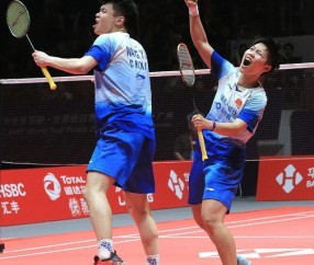 开云体育中国官网-中国队险胜丹麦队，黄鸭组合统治全场