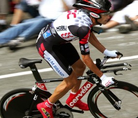 开云体育官方网站-凤凰涅槃，布克关键一击终结国王，爵士谱写坚韧新章