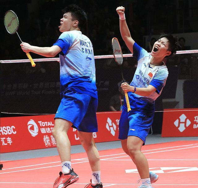 中国队险胜丹麦队，黄鸭组合统治全场