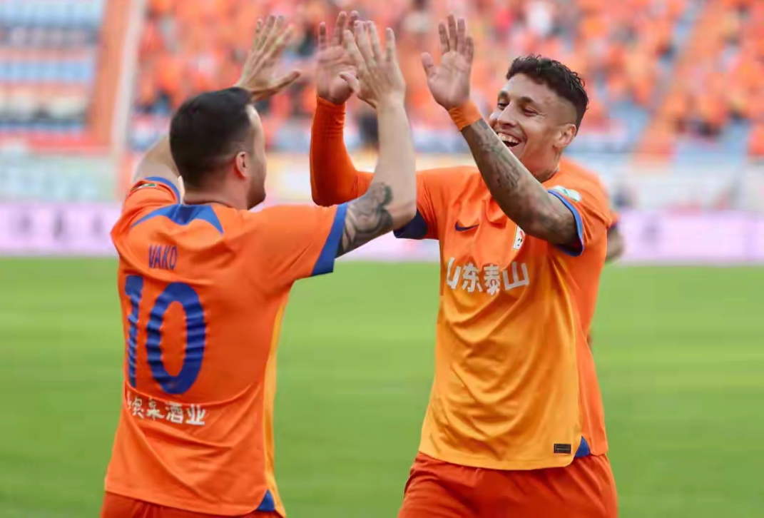 大连阿尔滕费尔客场逼平对手,德甲争冠或生泰山移 大连阿尔滕费尔客场逼平对手,德甲争冠或生泰山移