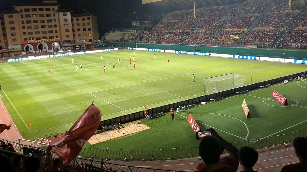 广州队横扫快船，布伦森点燃赛场