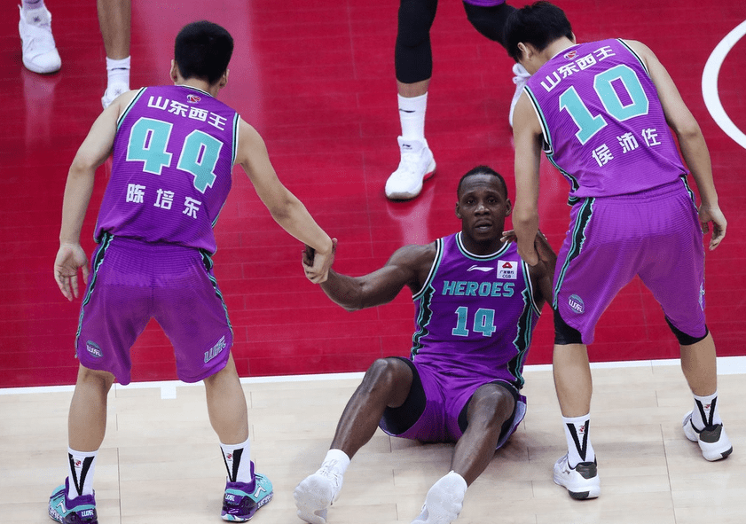 中国队轻取泰国队，黄鸭组合状态火热